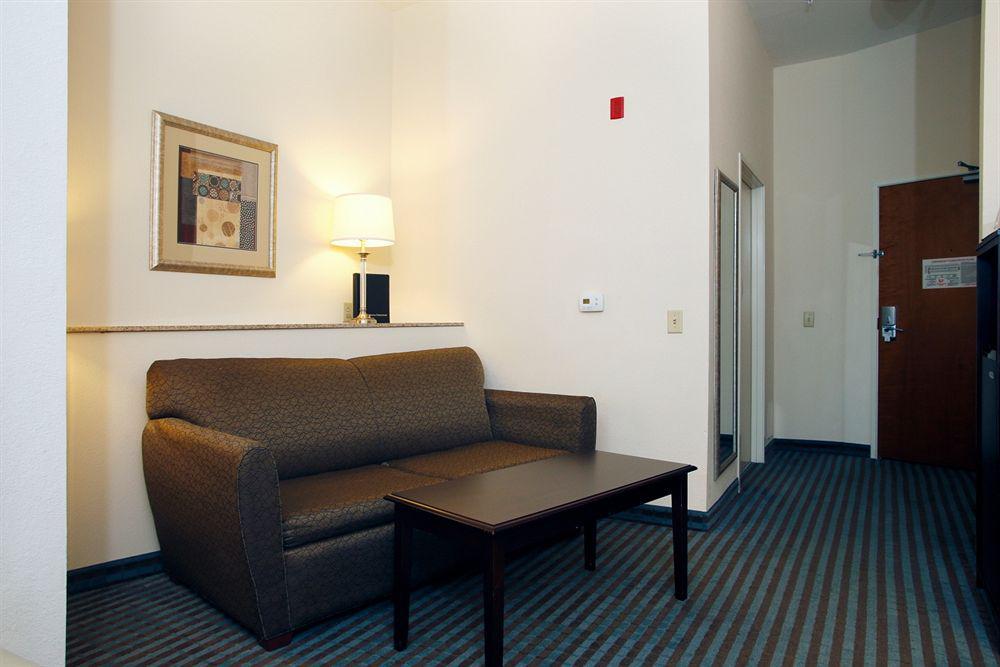 Holiday Inn Express Leland - Wilmington Area, An Ihg Hotel Exteriör bild